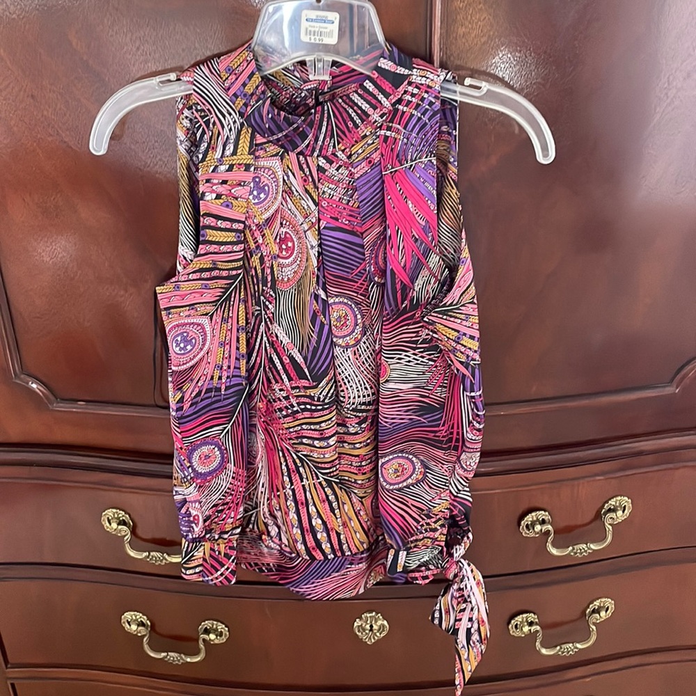Sleeveless blouse